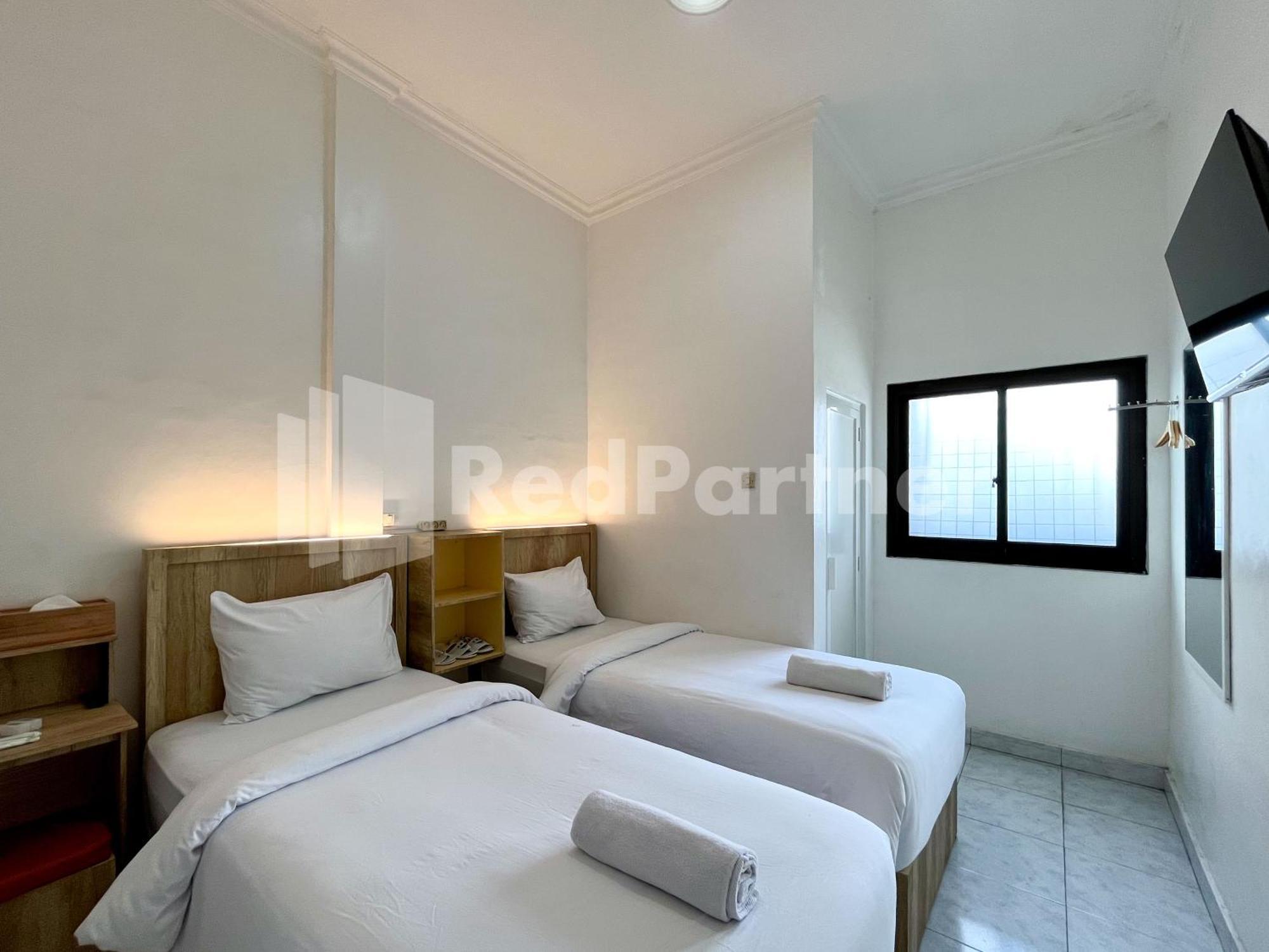 D Palma Near Lokananta Manahan Mitra Reddoorz Surakarta  Екстер'єр фото