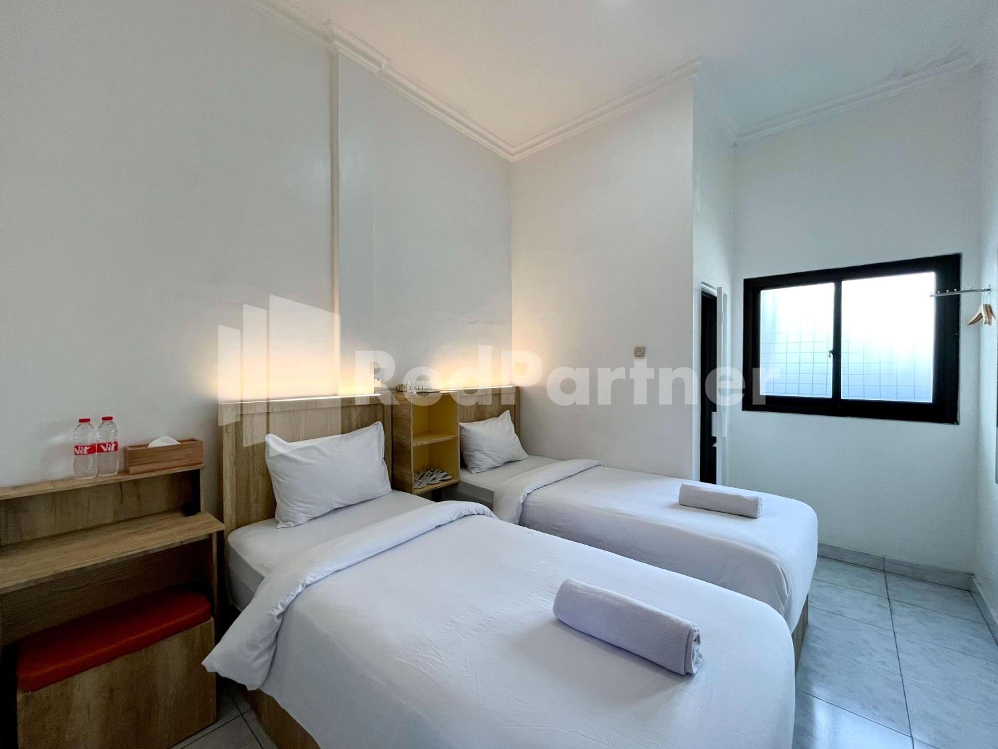 D Palma Near Lokananta Manahan Mitra Reddoorz Surakarta  Екстер'єр фото