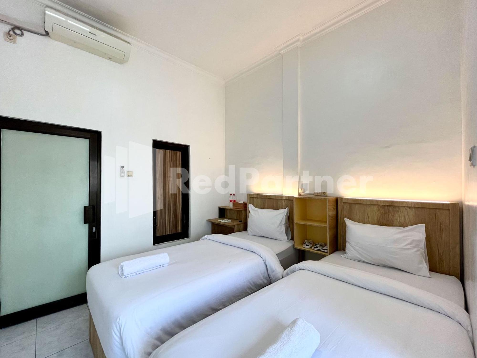 D Palma Near Lokananta Manahan Mitra Reddoorz Surakarta  Екстер'єр фото