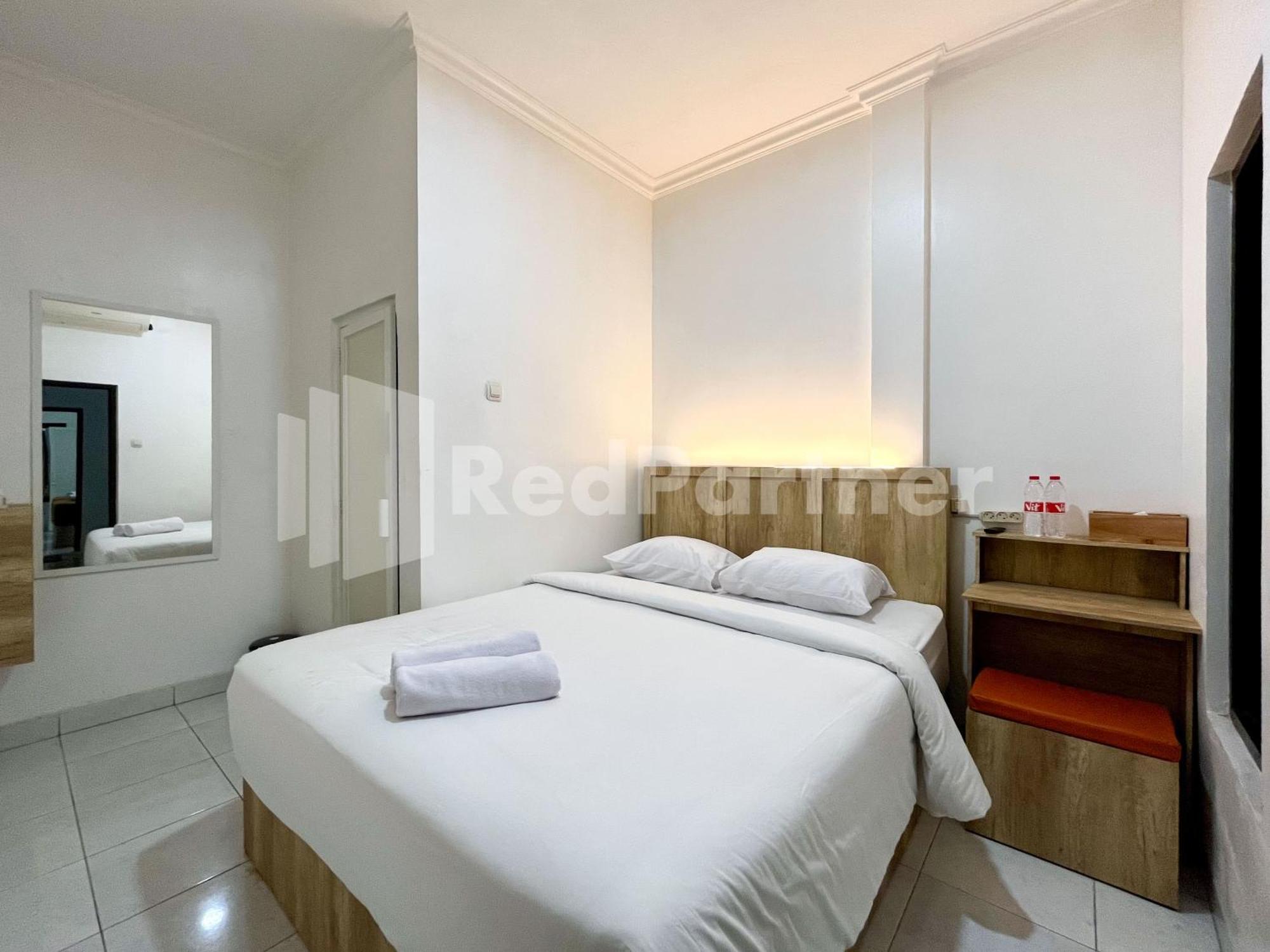 D Palma Near Lokananta Manahan Mitra Reddoorz Surakarta  Екстер'єр фото