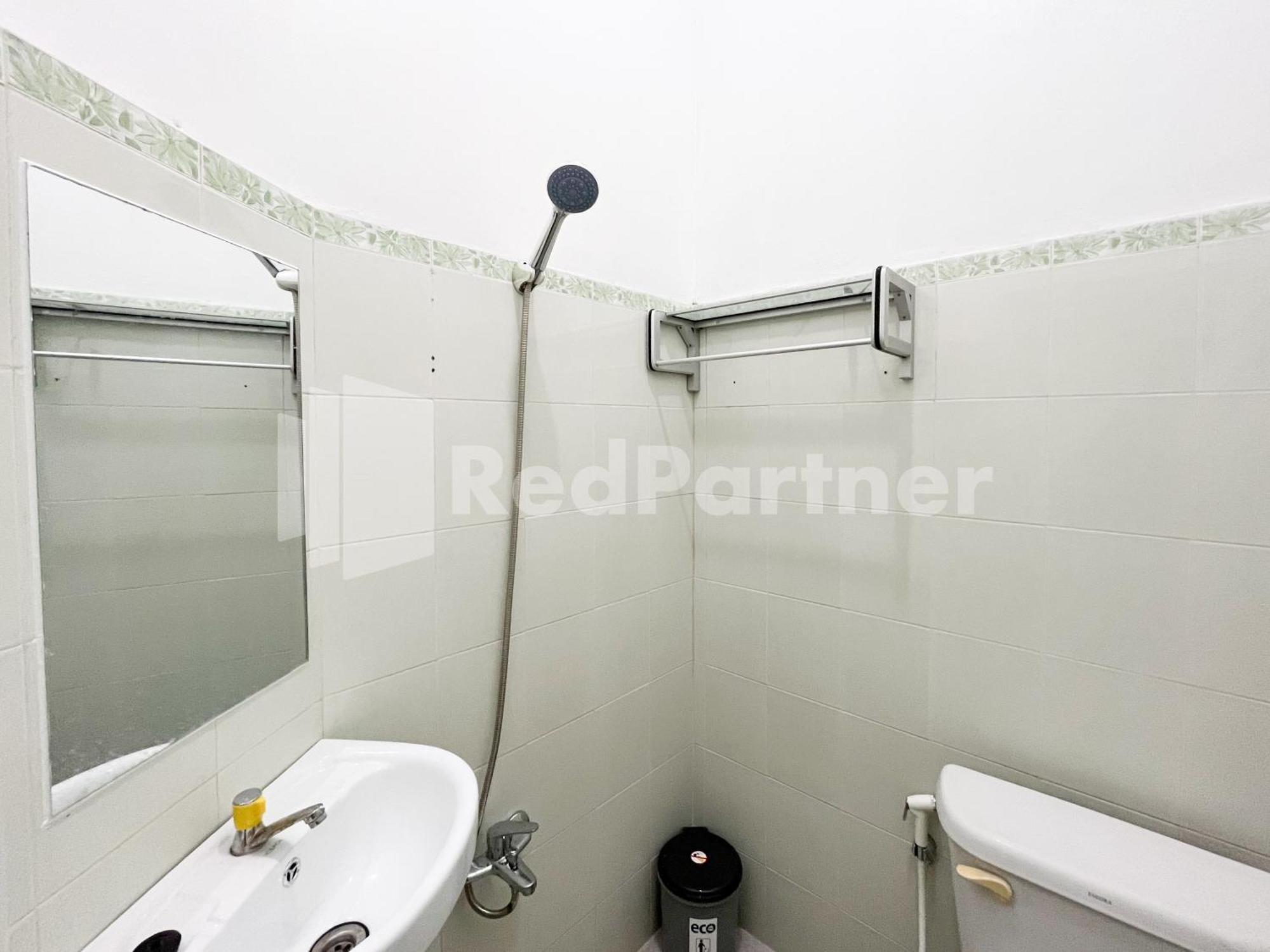 D Palma Near Lokananta Manahan Mitra Reddoorz Surakarta  Екстер'єр фото