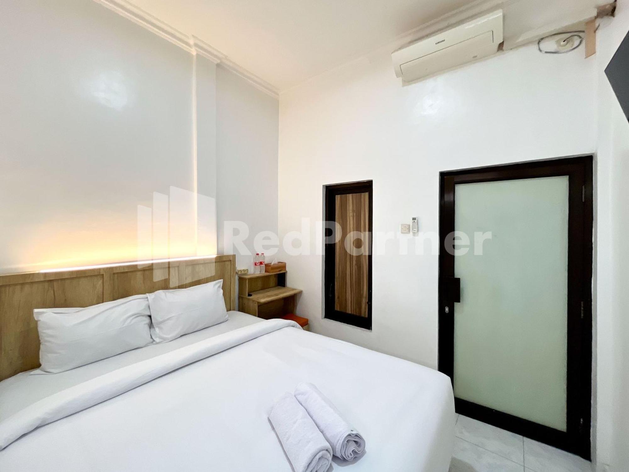 D Palma Near Lokananta Manahan Mitra Reddoorz Surakarta  Екстер'єр фото